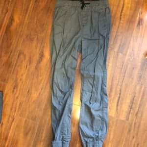 Plugs joggers. Youth large